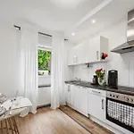 Lägenhet Beautiful 1-bedroom With Kitchen, King Bed And Free Wifi In Wuppertal