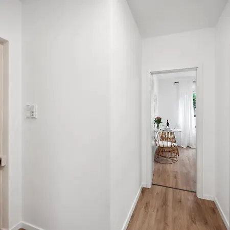 Beautiful 1-bedroom With Kitchen, King Bed And Free Wifi In