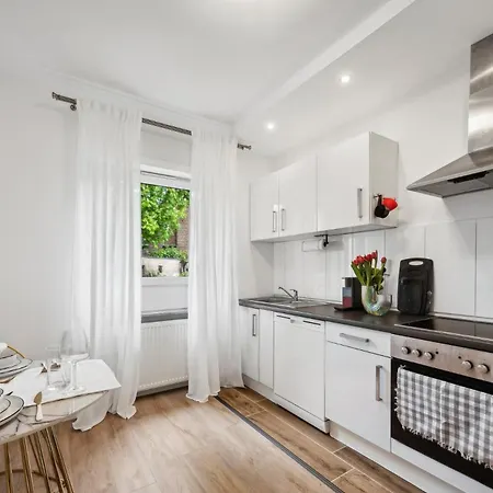 Apartament Beautiful 1-bedroom With Kitchen, King Bed And Free Wifi In Wuppertal