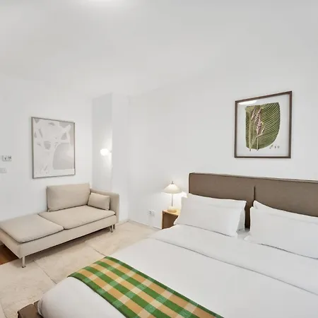 Beautiful 1-bedroom With Kitchen, King Bed And Free Wifi In * Wuppertal