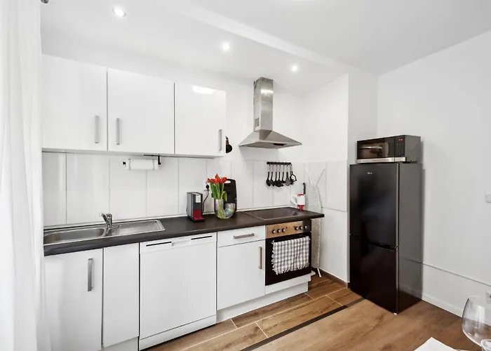 Appartement Beautiful 1-bedroom With Kitchen, King Bed And Free Wifi In Wuppertal