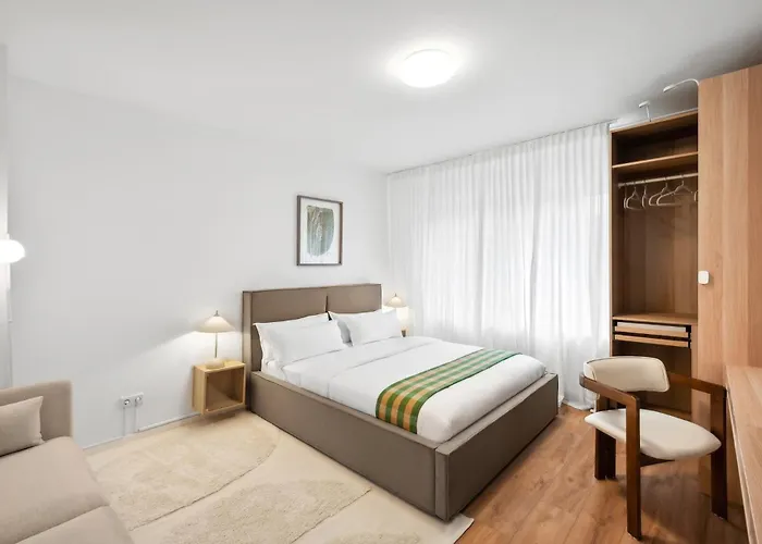 Beautiful 1-bedroom With Kitchen, King Bed And Free Wifi In Appartement