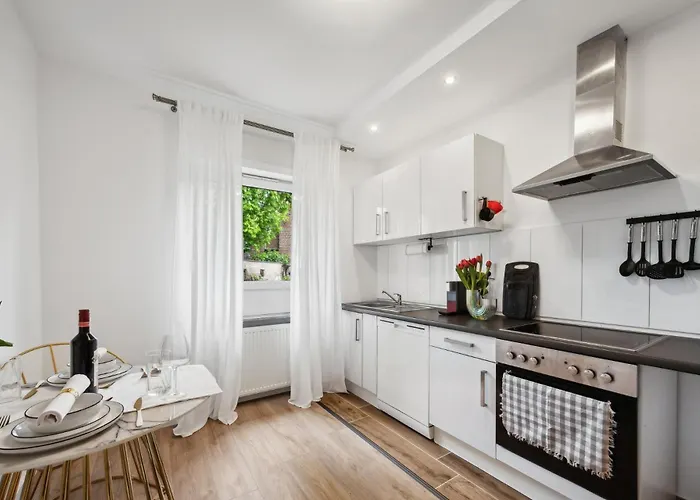 Appartement Beautiful 1-bedroom With Kitchen, King Bed And Free Wifi In Wuppertal